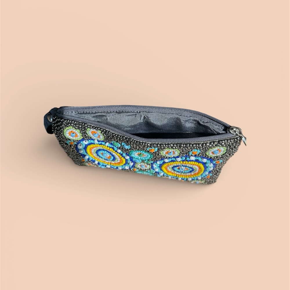 BAMBOO Beaded Bag with Vibrant Patterns - Picture 5 of 5